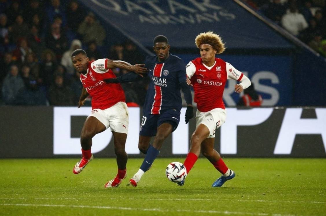 九游娱乐网页版-包含法甲劲旅，比分2-1，球队头号射手破门，控球时间58%，关键数据：传球成功率81%的词条